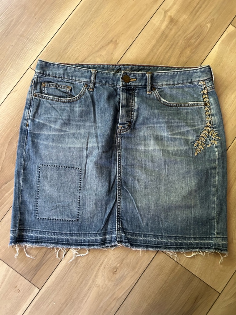 Y2K denim floral embroidered embellished women’s size 10 jean skirt